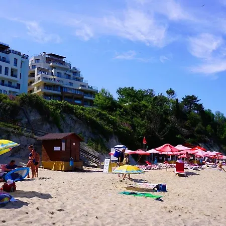 Byala Cliff Sea View 比亚拉