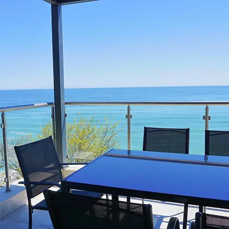 Byala Cliff Sea View *